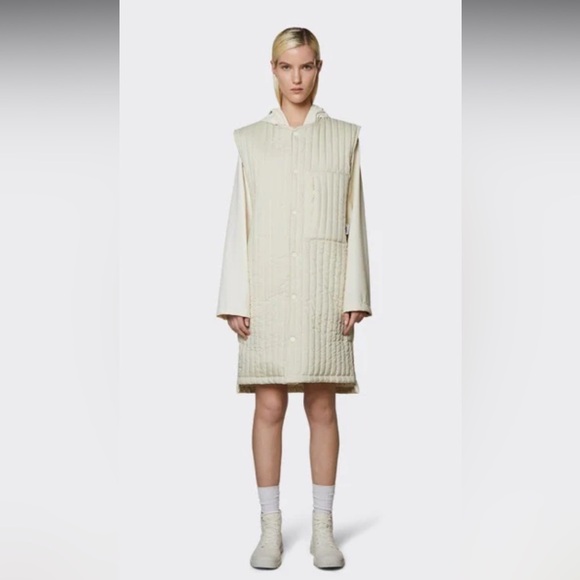 RAINS Long Liner Vest Size XL Cream Quilted Sleeveless Vest - Picture 1 of 8